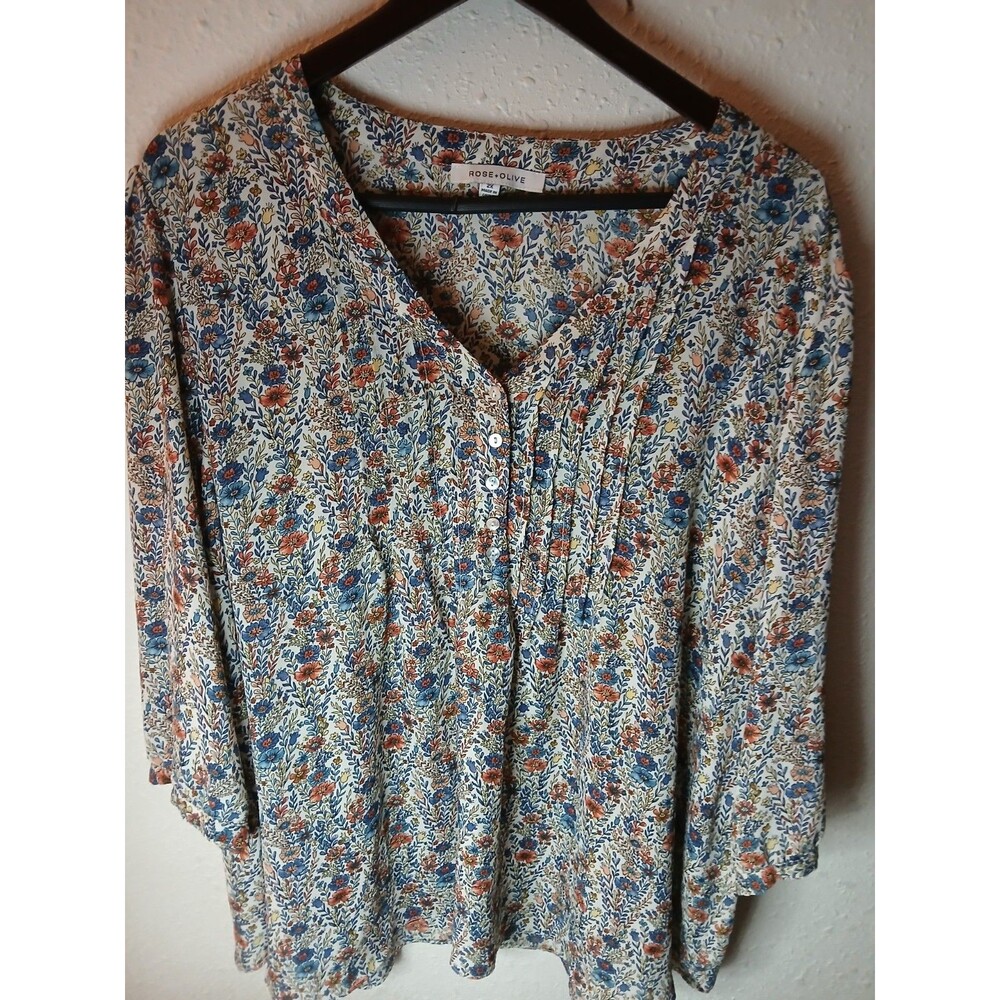 Rose + Olive Women’s Size 2X White Floral Chiffon Pleated Blouse Buttons